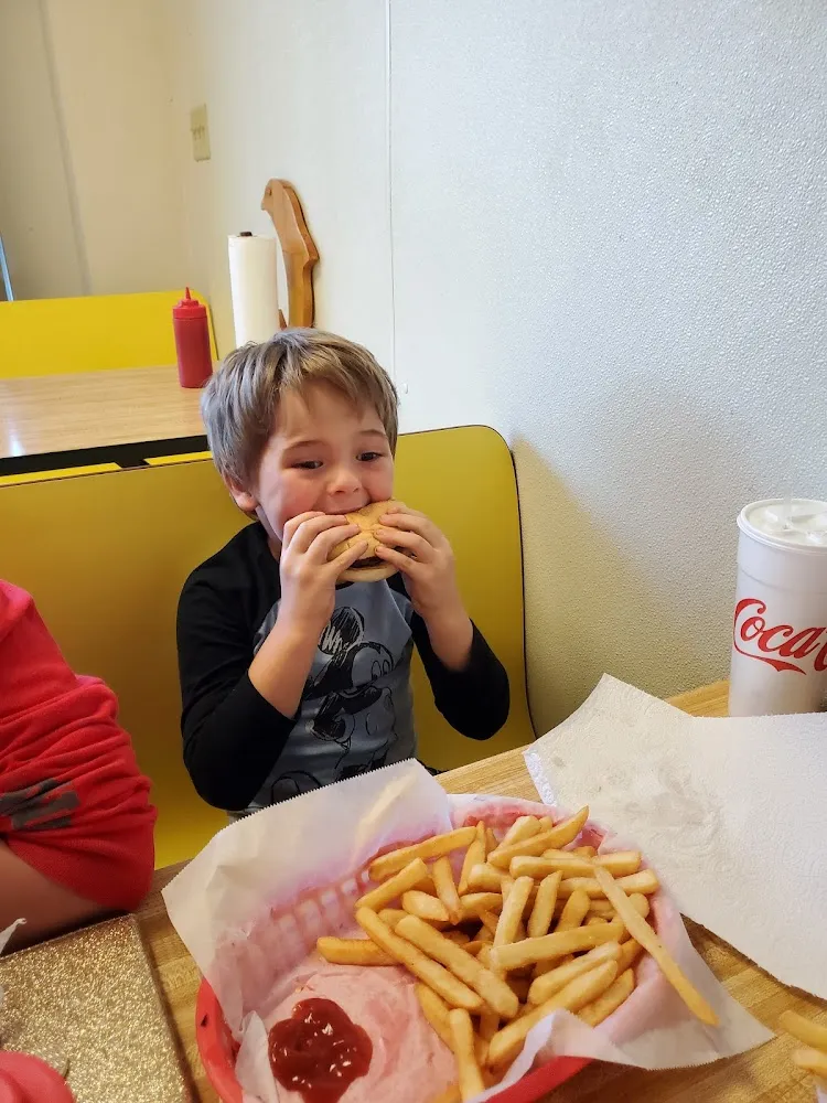 Kids Cheeseburger Plate